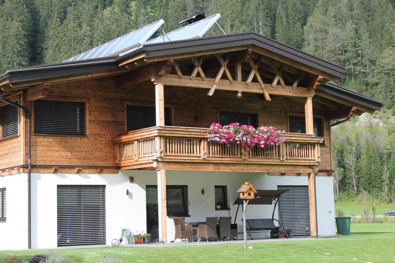 Villa Alpin Holzgau Extérieur photo